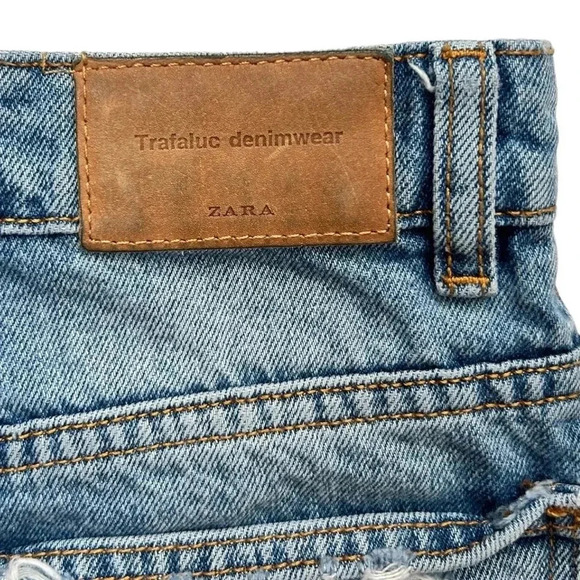 ZARA Trafaluc Denimwear Shorts Rose Applique sz 0 Distressed Cut-off Button Fly - Picture 8 of 9